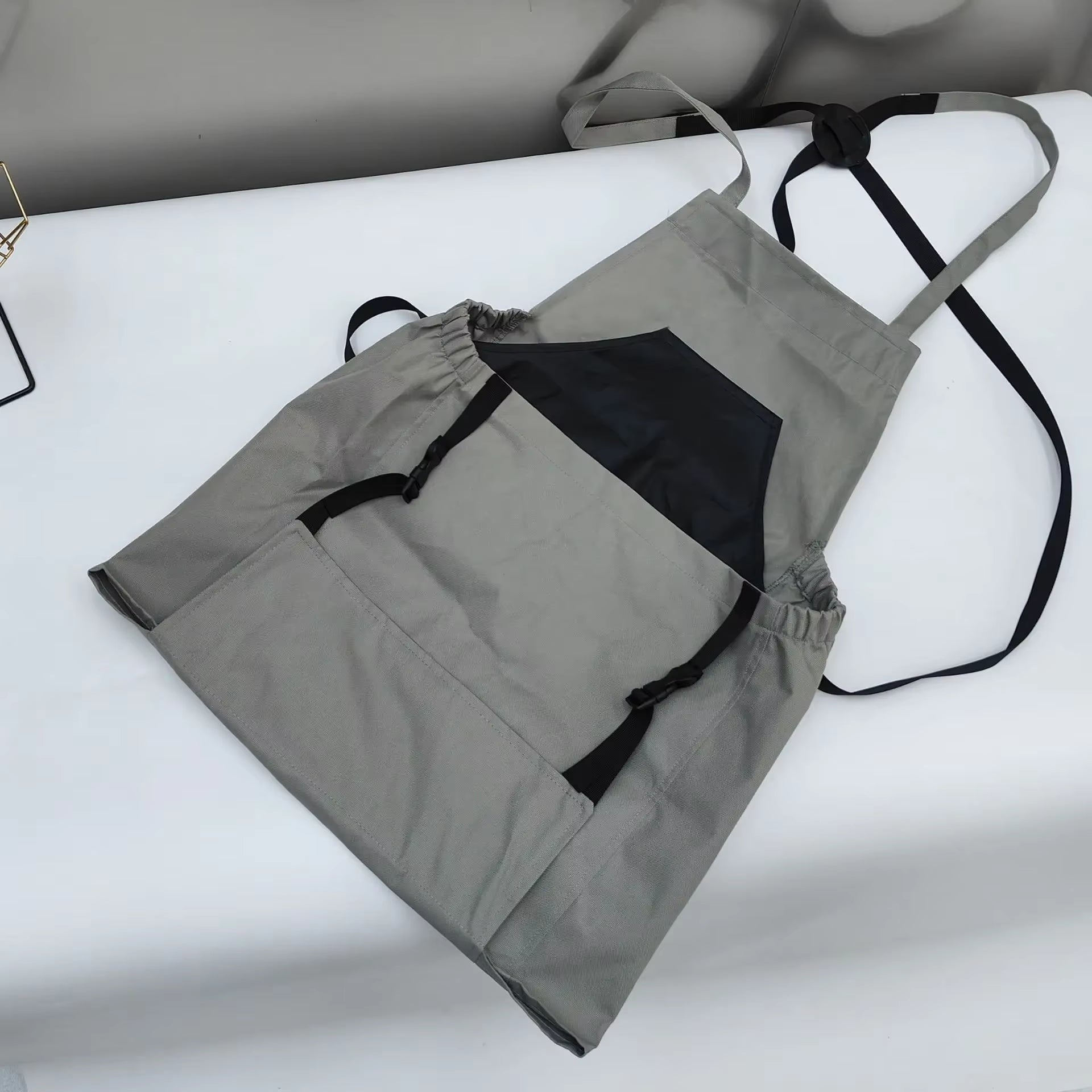 HarvestMate Outdoor Apron – Large Pocket Gardening Apron Backpack for Efficient Harvesting & Tool Storage